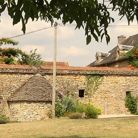 La Vieille Ferme: Superbe Complexe De 3 En Pierre Avec Piscine Au Coeur Du Perigord Noir Saint-Genies