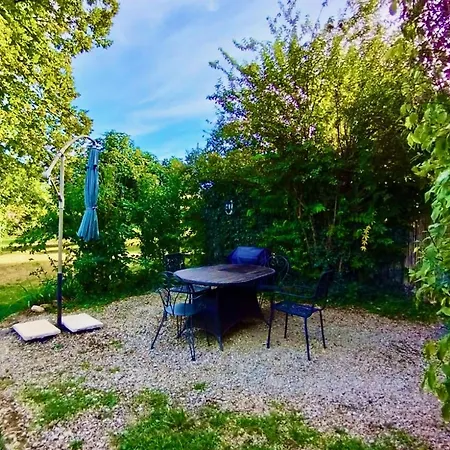 La Vieille Ferme: Superbe Complexe De 3 En Pierre Avec Piscine Au Coeur Du Perigord Noir Дом отдыха