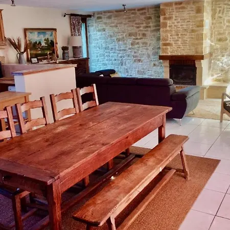 Holiday home La Vieille Ferme: Superbe Complexe De 3 En Pierre Avec Piscine Au Coeur Du Perigord Noir Saint-Genies