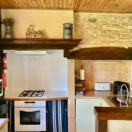 La Vieille Ferme: Superbe Complexe De 3 En Pierre Avec Piscine Au Coeur Du Périgord Noir Saint-Genies