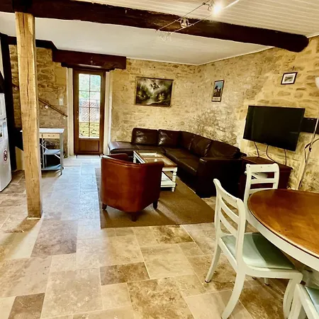 펜션 La Vieille Ferme: Superbe Complexe De 3 En Pierre Avec Piscine Au Coeur Du Perigord Noir
