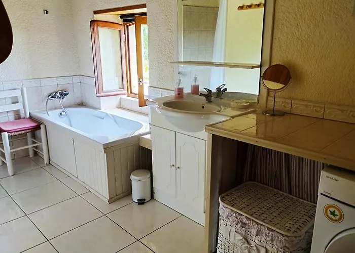 La Vieille Ferme: Superbe Complexe De 3 En Pierre Avec Piscine Au Coeur Du Perigord Noir Semesterbostad *